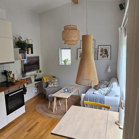 Tiny Grey House With Loft, 15 Min From City Center Gothenburg Exterior photo