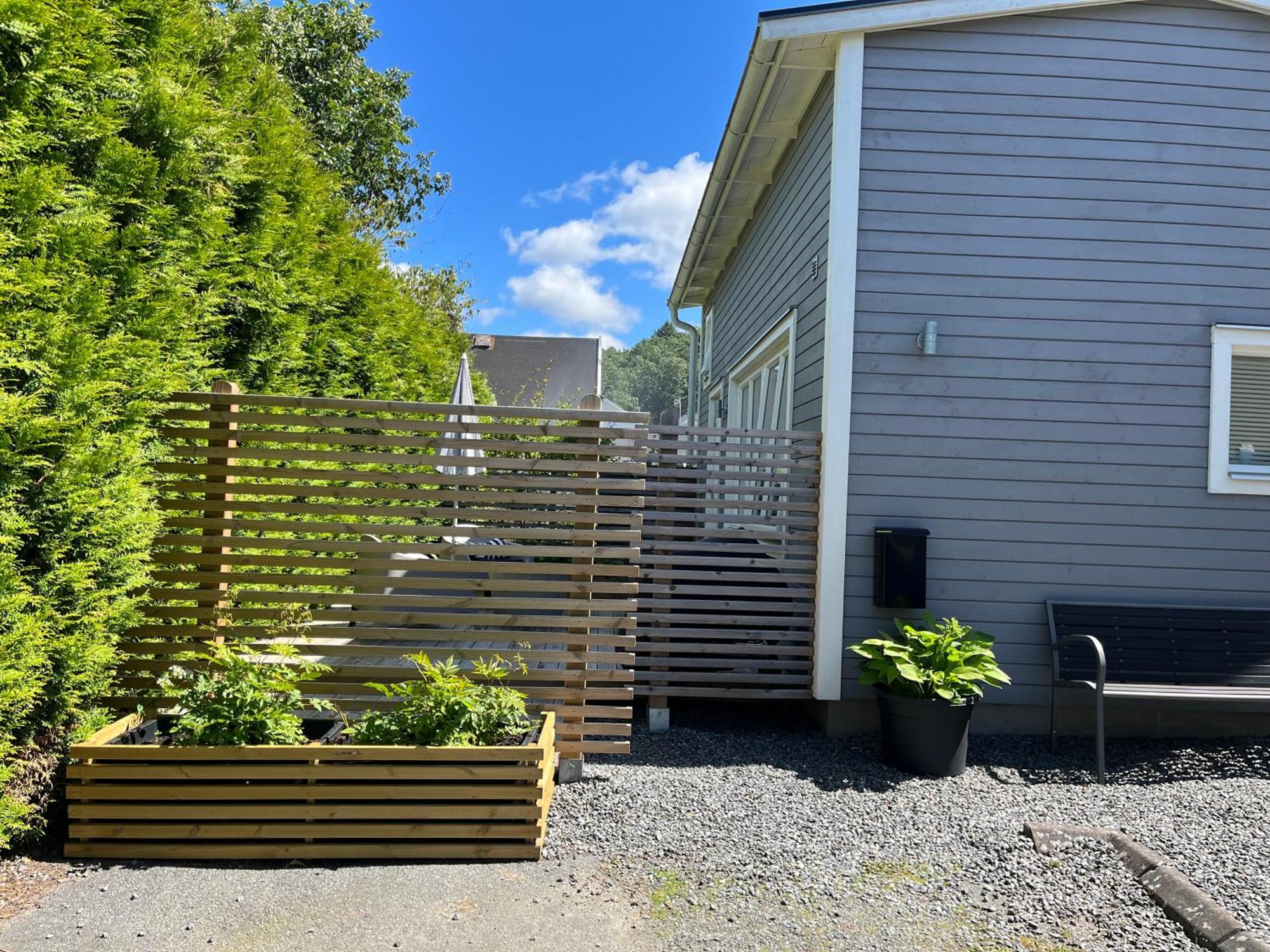 Tiny Grey House With Loft, 15 Min From City Center Gothenburg Exterior photo