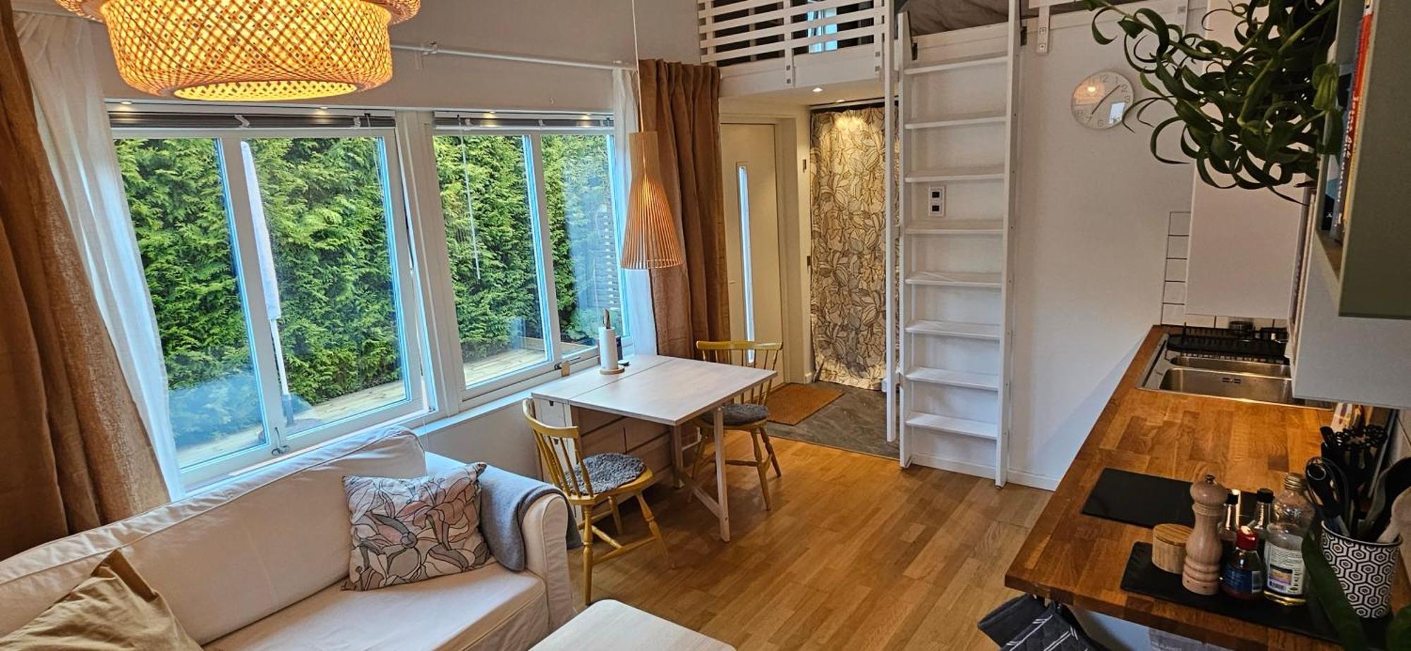 Tiny Grey House With Loft, 15 Min From City Center Gothenburg Exterior photo